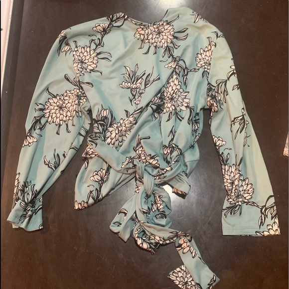 Tye top - Picture 3 of 3